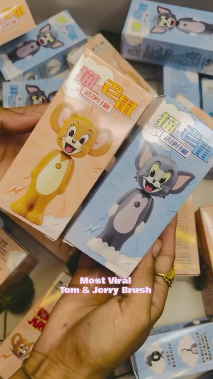 The cutest way to carry your brush,Tom And Jerry Expendable Toothbrush for kids